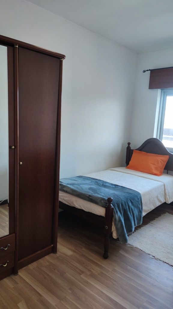 Quarto  disponível a partir do dia 15/5  em maxminios Braga.