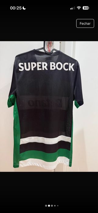 Camisola Sporting com pequeno defeito