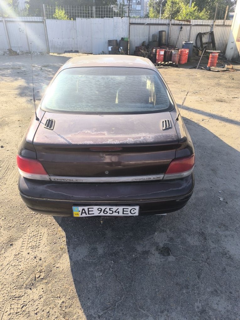 Продам автомобиль chrysler 1995г