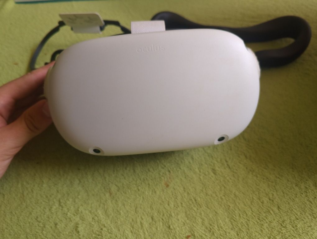Oclulus meta quest 2 128gb + stacja ładująca -stan idealny