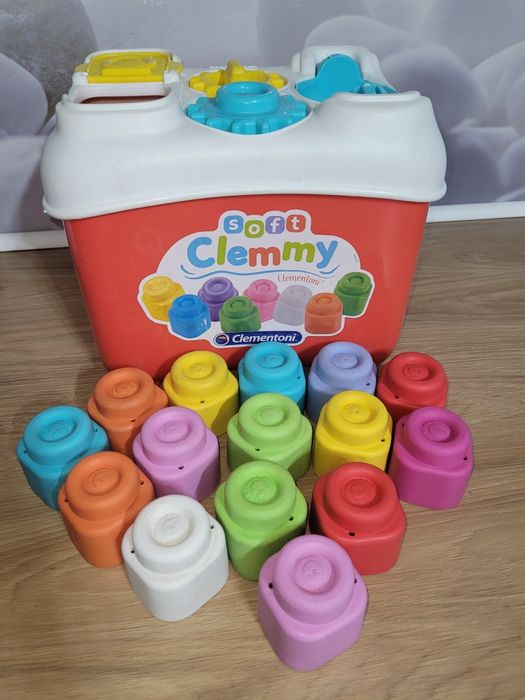Wiaderko aktywności Clementoni Soft Clemmy.