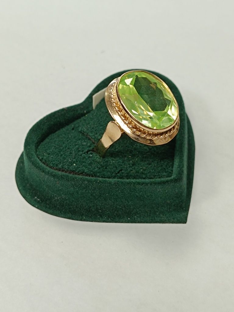 Złoty pierścionek z seledynowym kamieniem, złoto 583 r.23