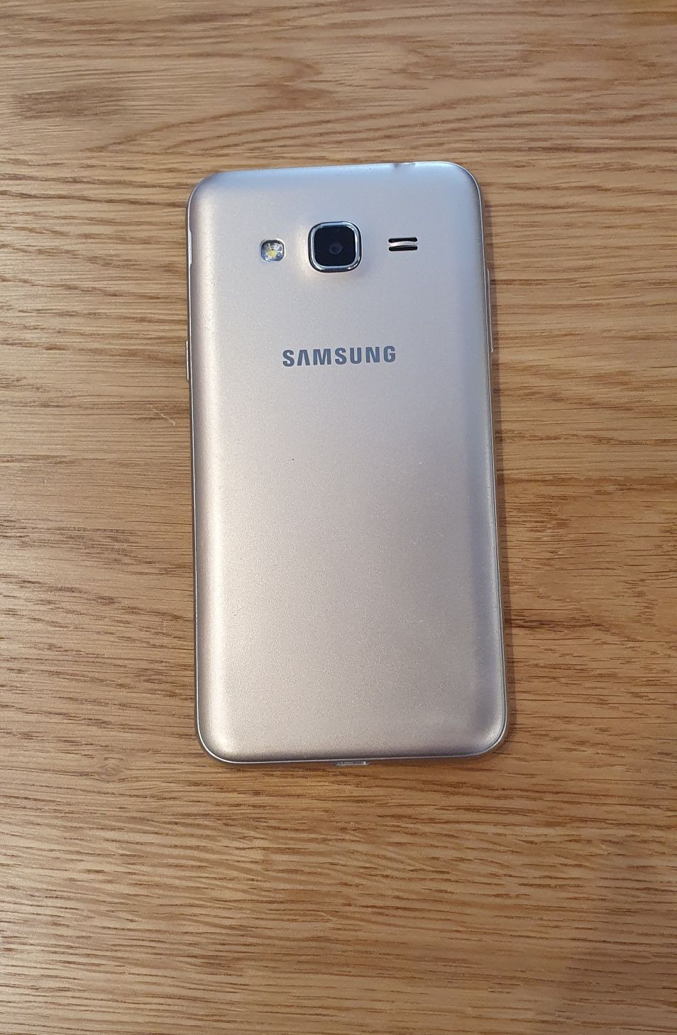 Telefon Samsung galaxy J3 (2016)