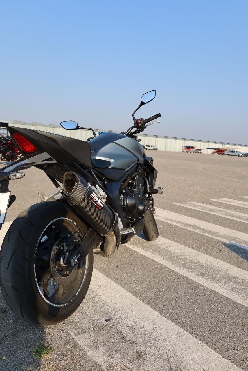 Honda CB 1000 Hornet + SC Project