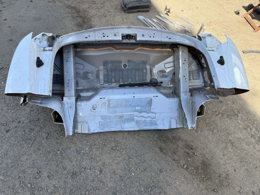 Задня панель корито лонжерон зад Tesla Model S plaid 2022++