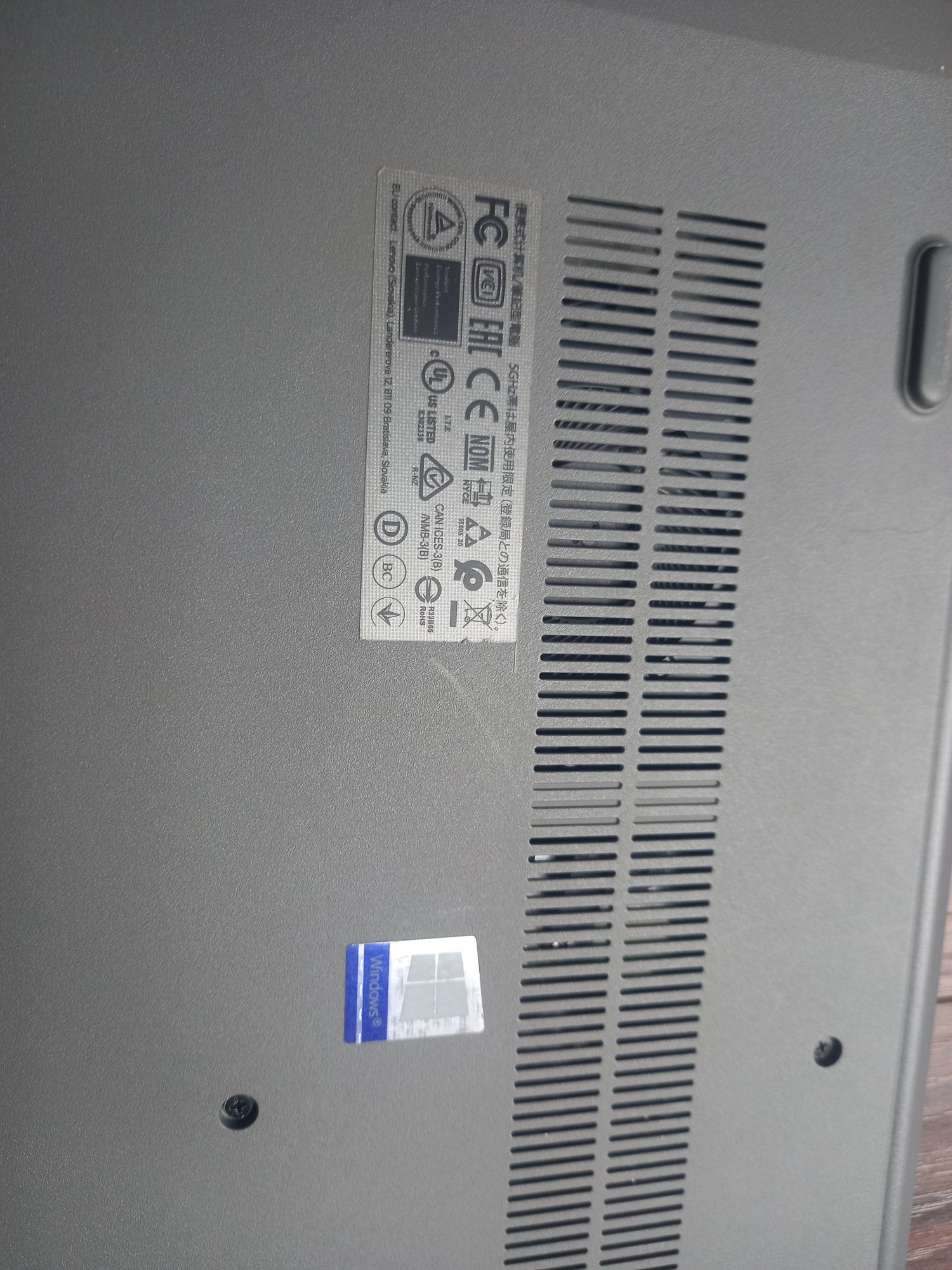 Komputer lenovo .