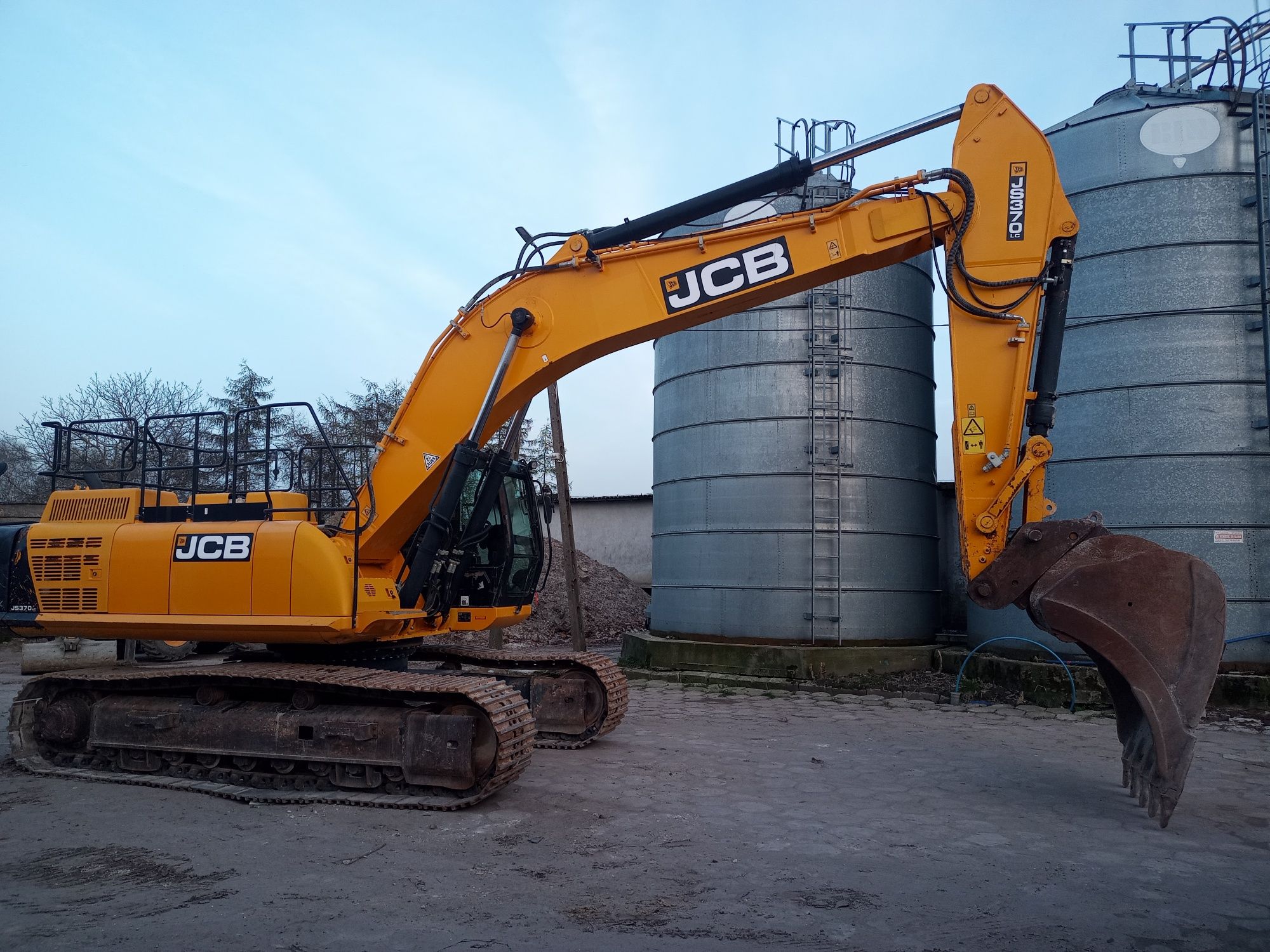 JCB js 370 lc 2018 rok