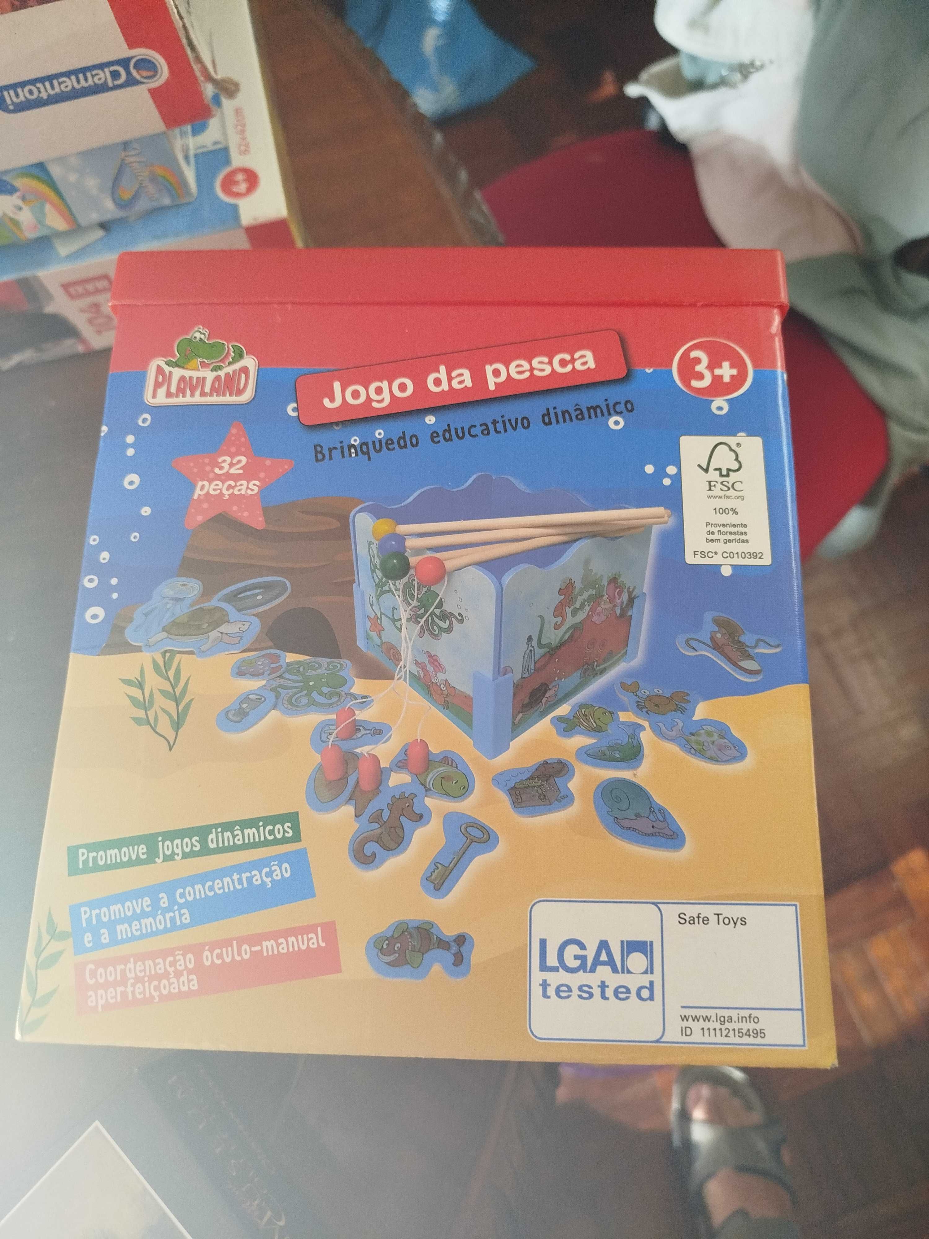 Vendo jogos e puzzles variados