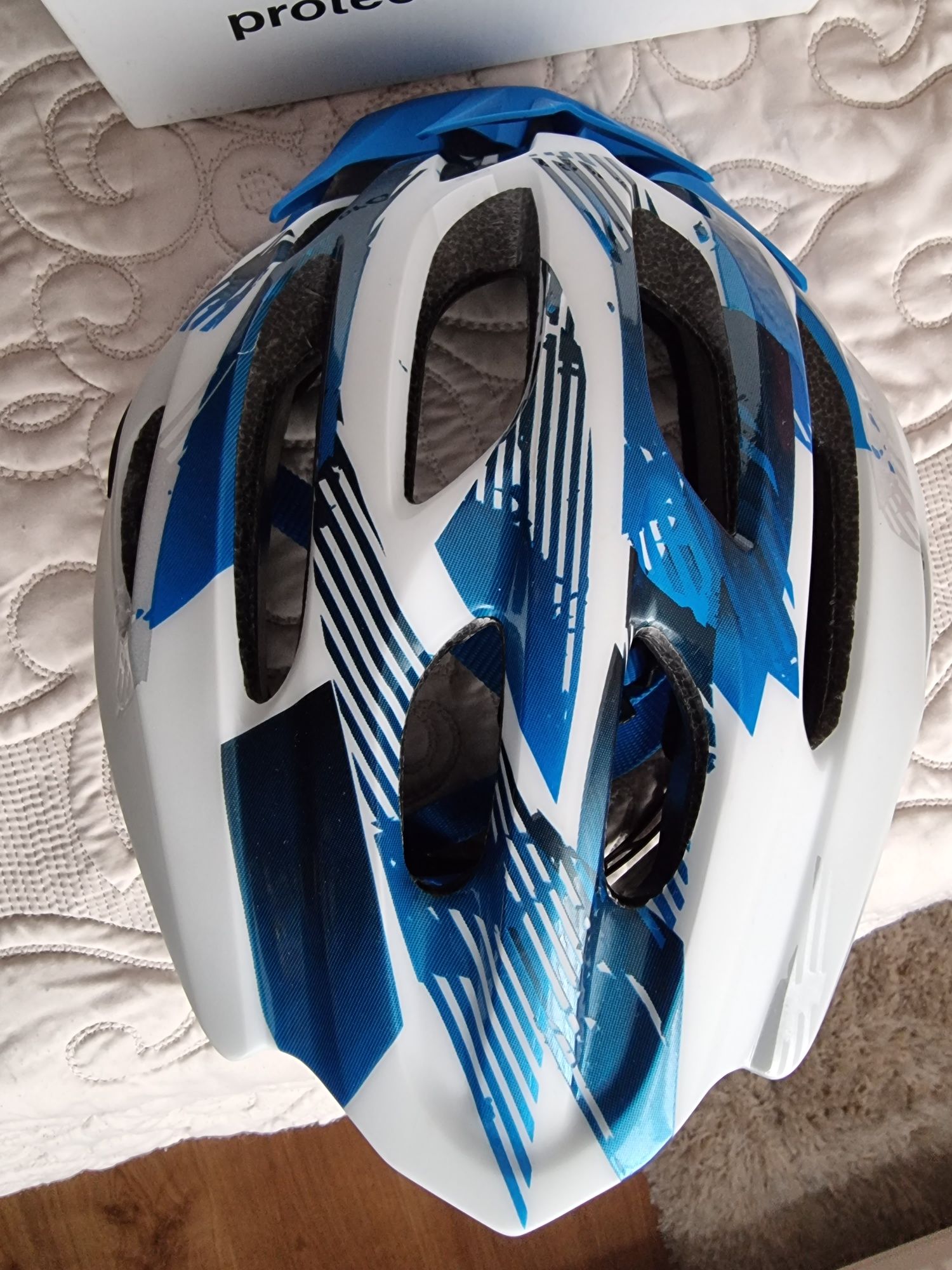 Kask rowerowy lub na hulajnogę firmy Uvex rozmiar 57-61