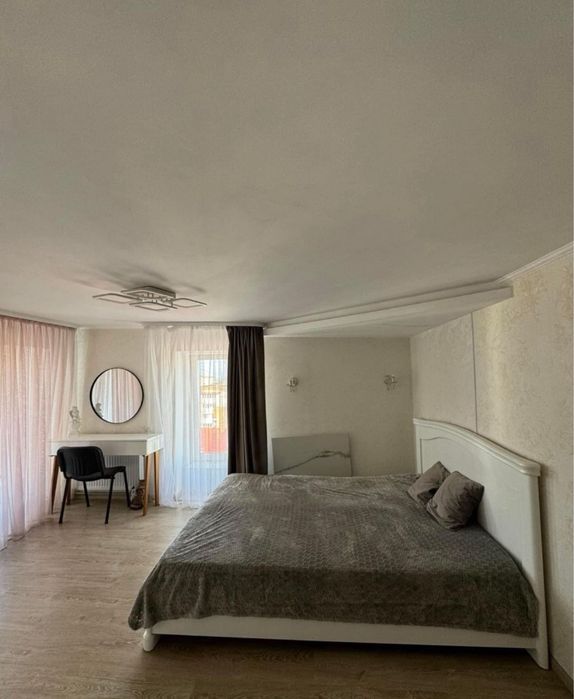 Продаж 3-кімнатної, дворівневої квартири у Луцьку