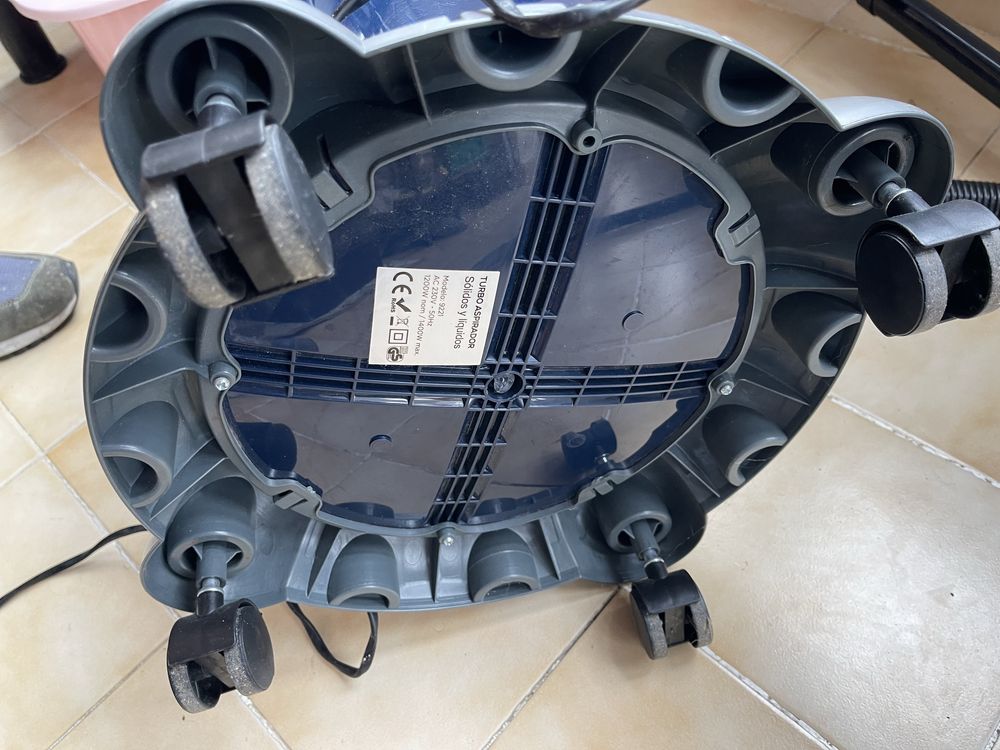 Aspirador industrial com filtro d’agua