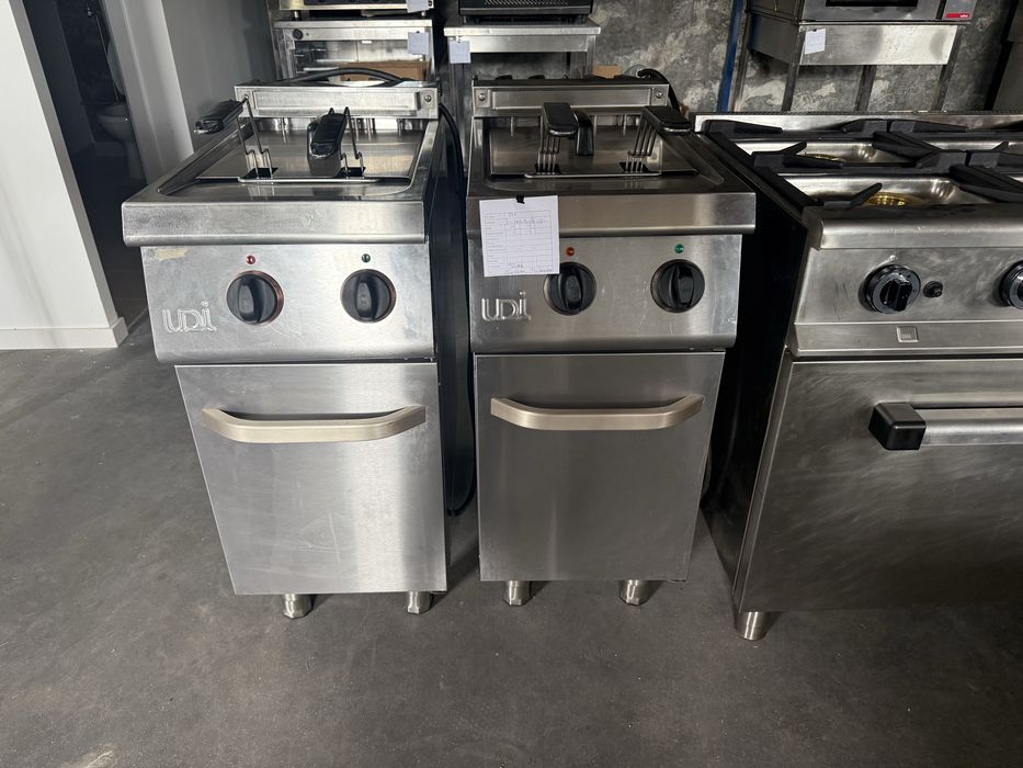 Fritadeira eletrica de movel trifasica UDI 18 litros