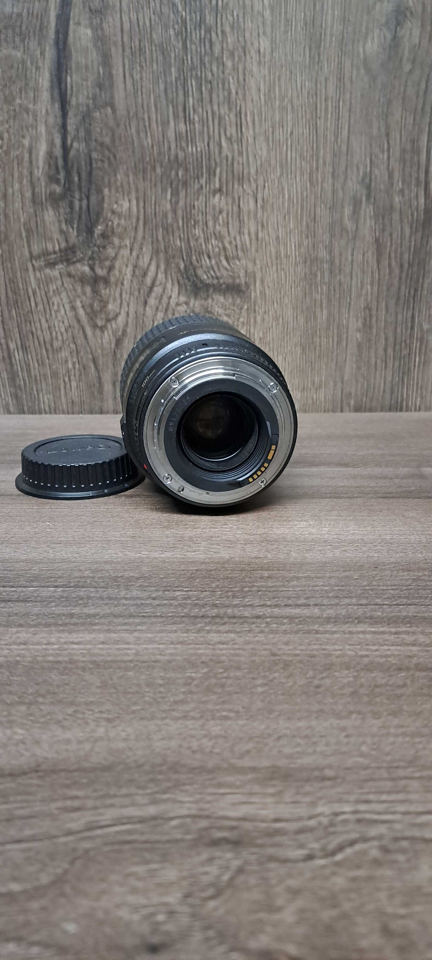 Canon Macro Lens EF 100mm 1:2.8