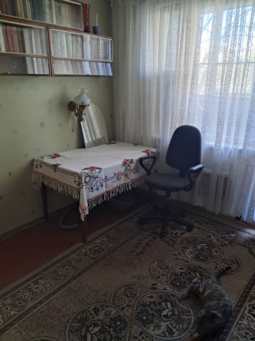 Сдам 1 комнату в трехкомнатной квартире.