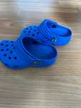 Klapki Crocs niebieskie C4/C5 czyli rozmiar 20-21