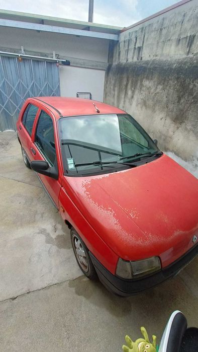 Renault Clio 1996 (Negociável)