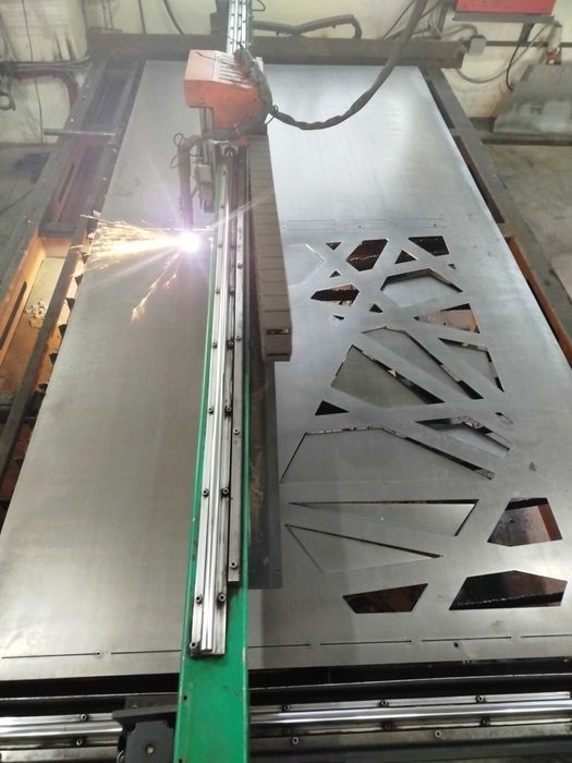 Плазмова різка металу