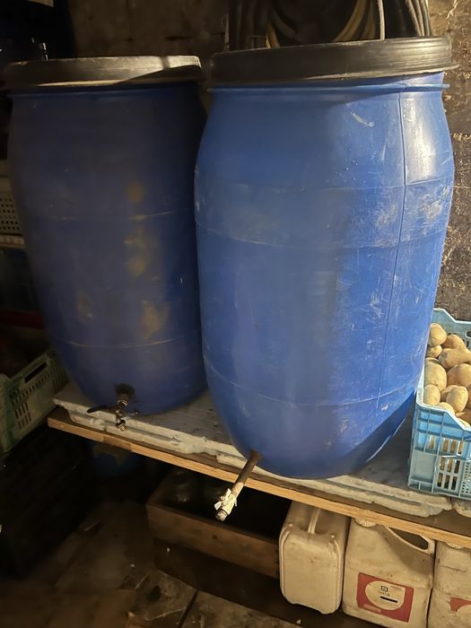 Пластиковая бочка 200 л.(пищевая) с краном.