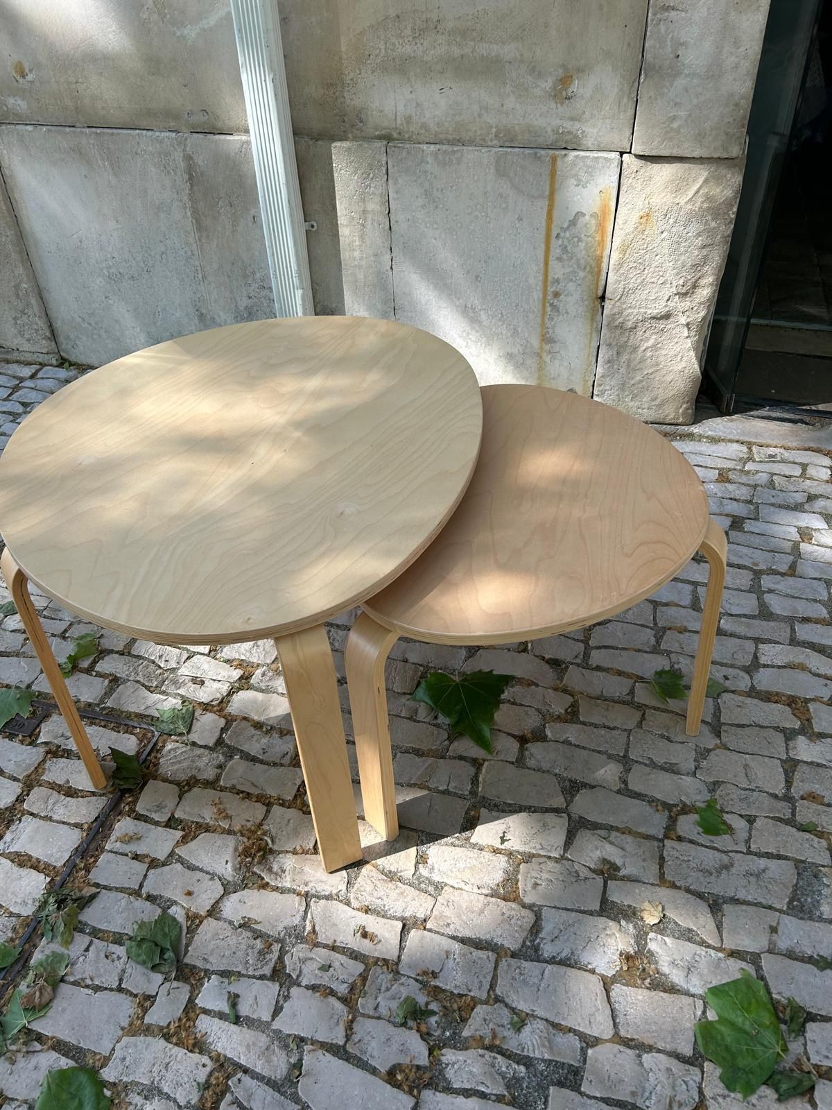 Mesa oval pequena