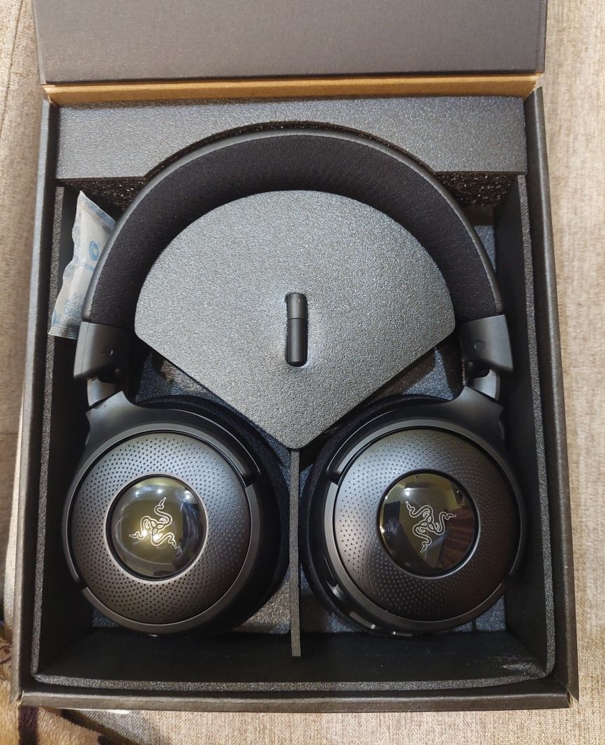 Ігрова гарнітура Razer Kraken V4 Wireless