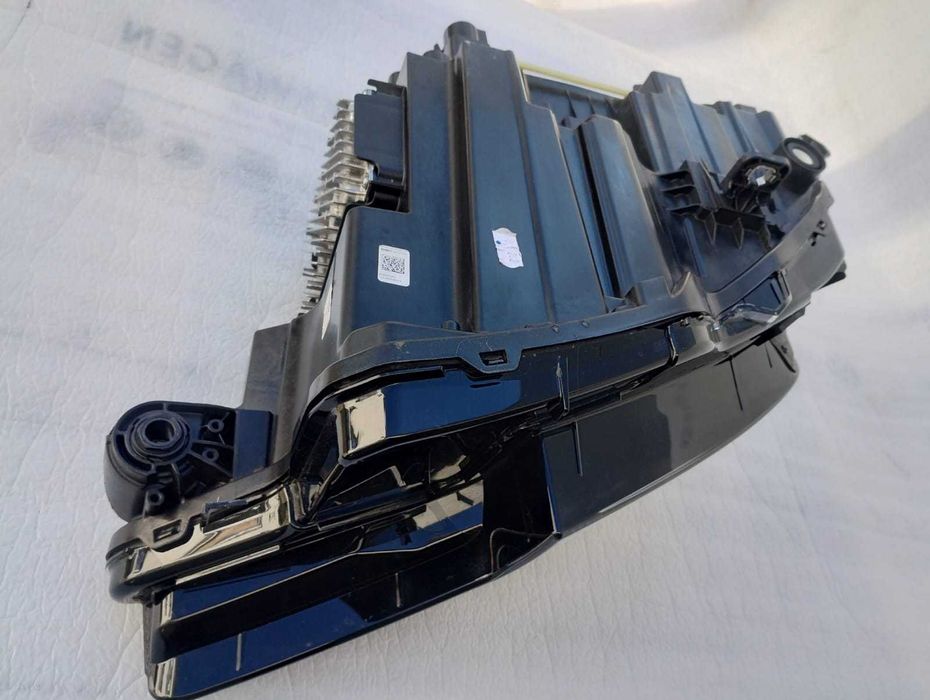 Lampa prawy przód + ślizg Audi Q4 E-TRON 89A FULL LED MATRIX