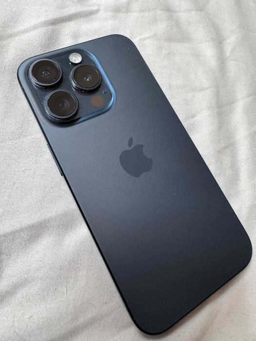 Iphone 15 pro stan idealny niebieski granat 128 gb apple telefon