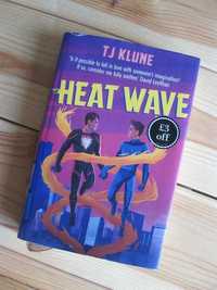 Книга англійською мовою "heat wave" tj klune