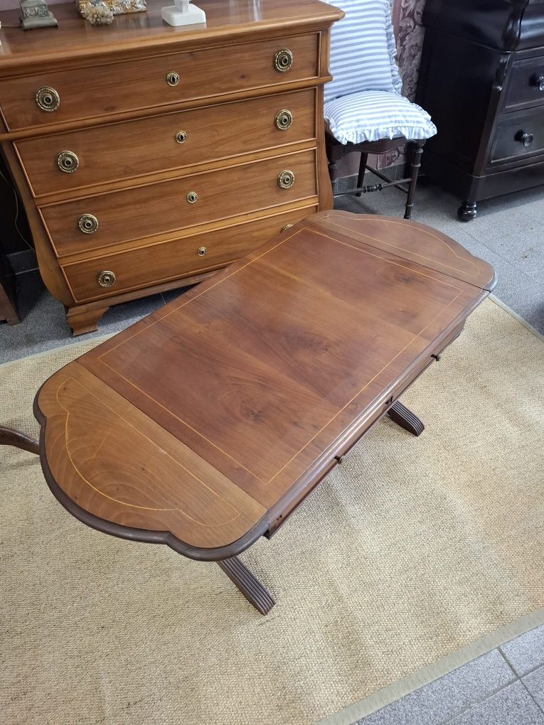 Mesa Clássica. Elegância é Funcionalidade.