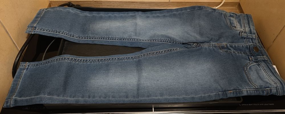 Spodnie jeansowe dziecięce 104 cm