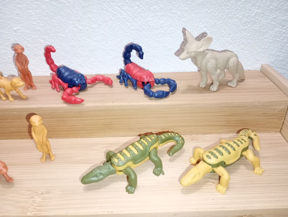Figurki z kinder niespodzianki z serii zwierzęta pustyni