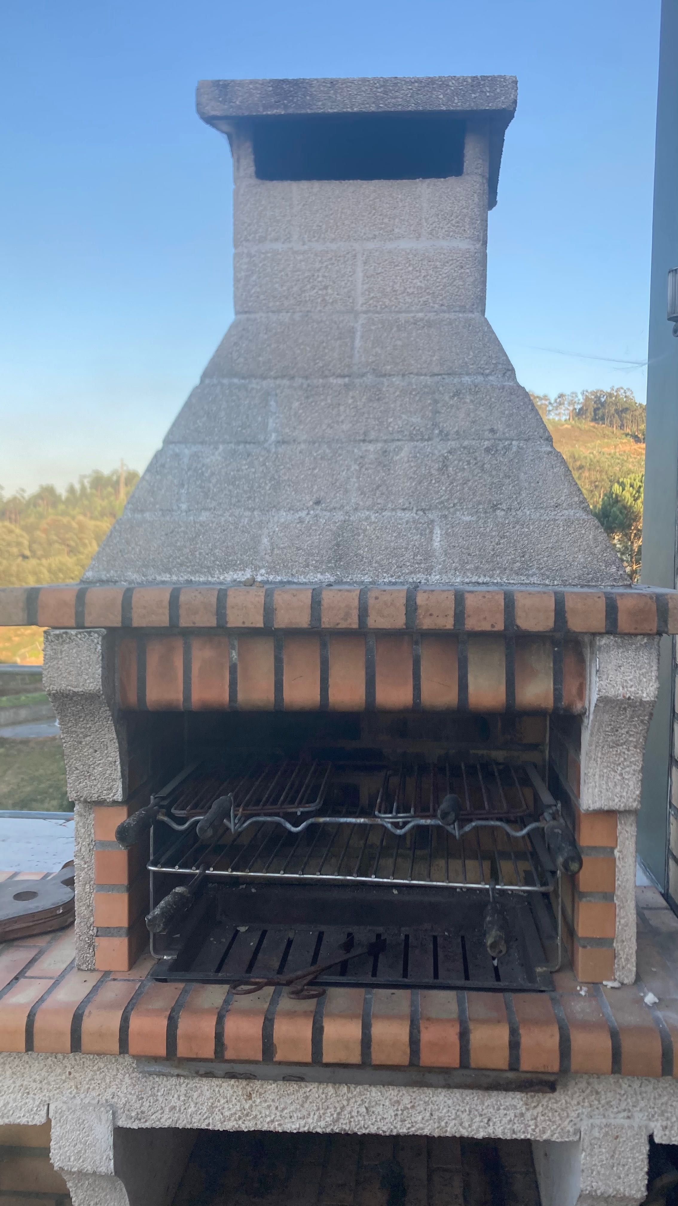 Churrasqueira de exterior em 2ª mão