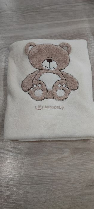 Ciepły miękki dwustronny kocyk niemowlęcy bobobaby pluszowy miś 75x100
