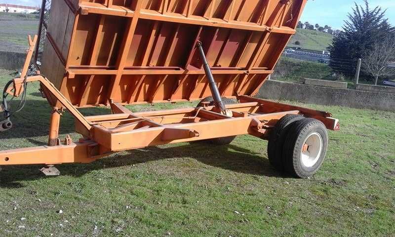 Reboque tri-basculante Galucho 5 ton