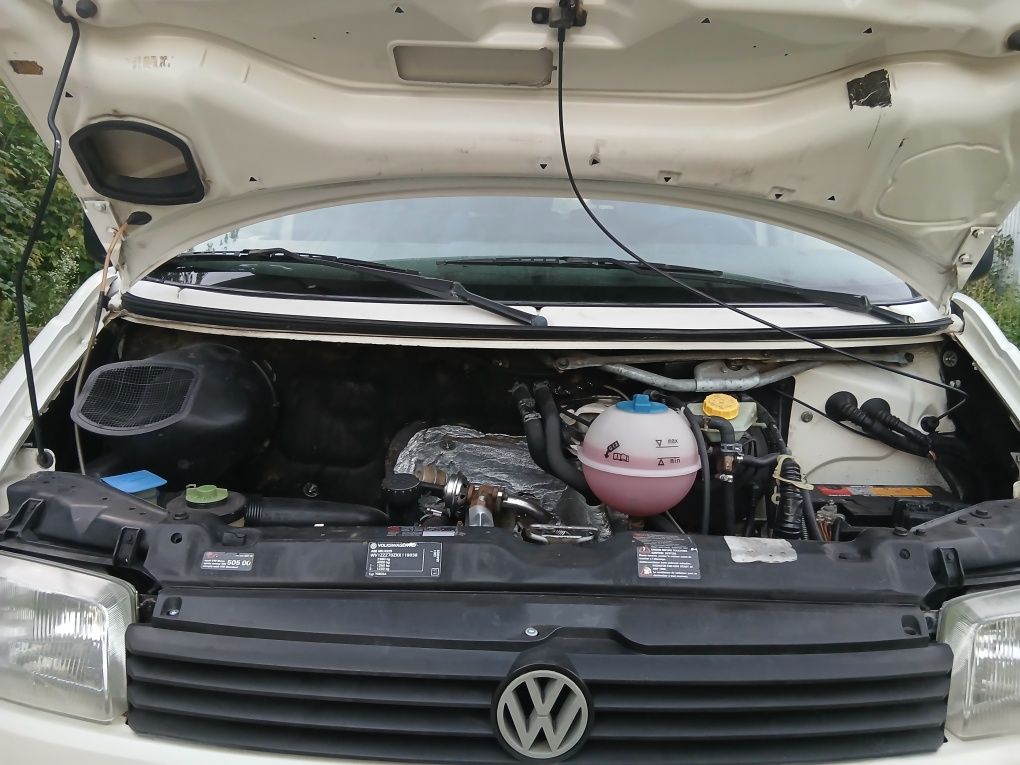 Volkswagen T4 1.9 t.d вантажо-пасажир 9місць. 99р.