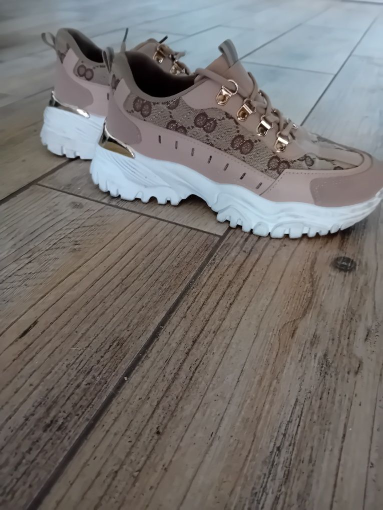 Wyjątkowe rewelacyjne Gucci buty damskie jak nowe stan idealny
