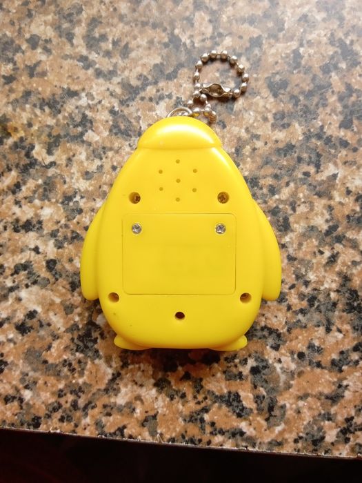 Тамагочи із 90-их ципленок