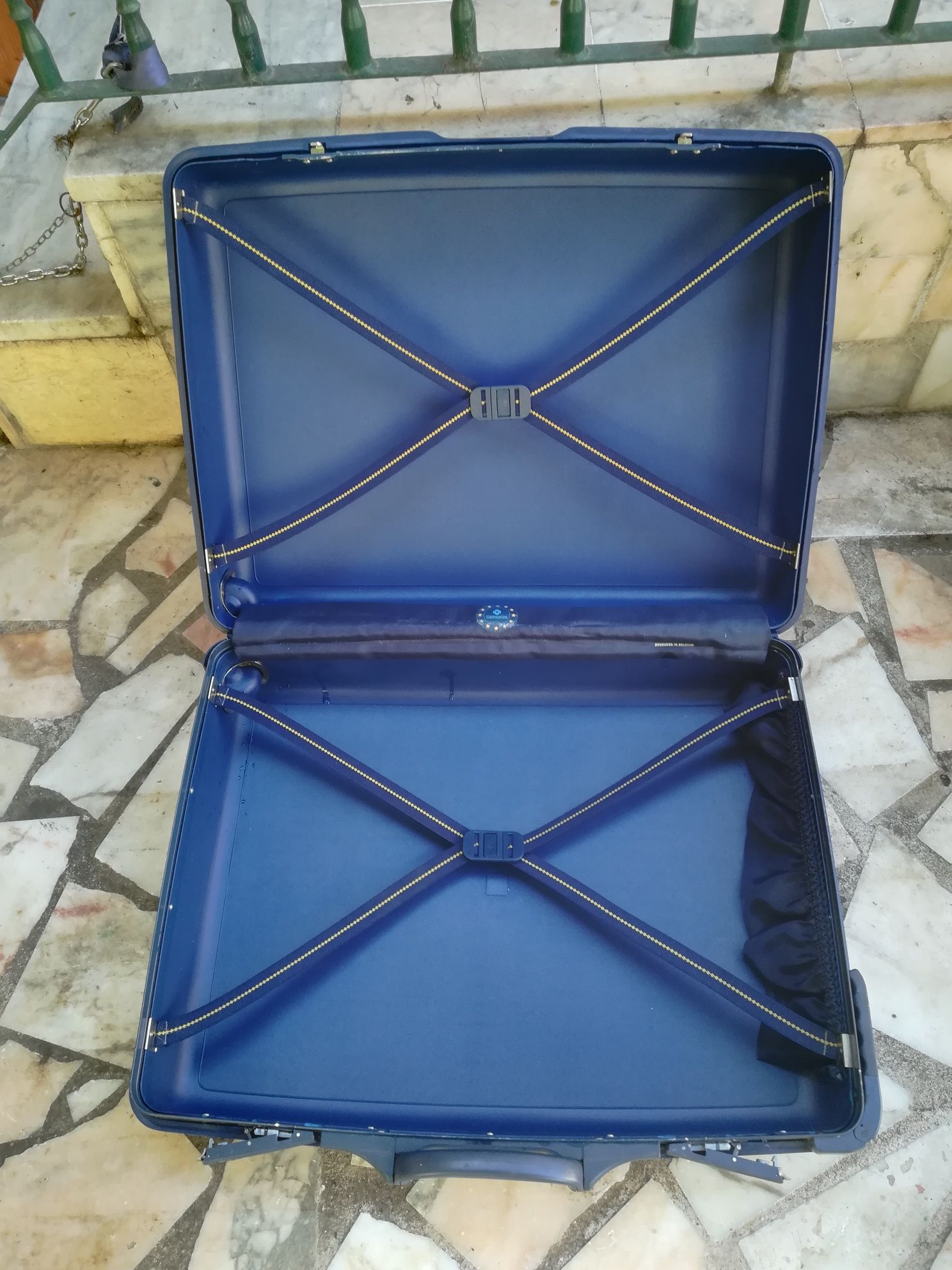 3 Malas Viagem  — 1 Samsonite Porâo