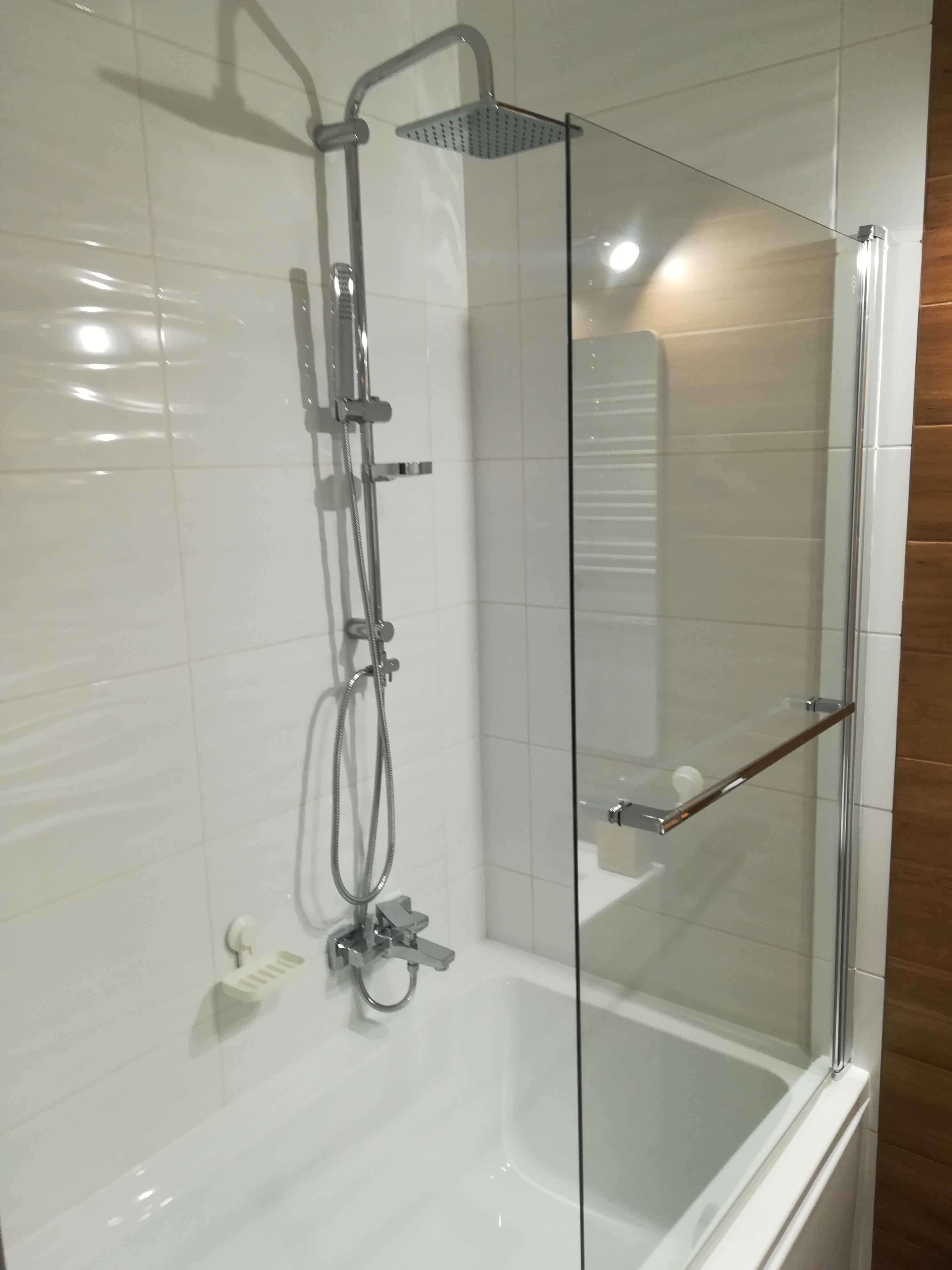 Do wynajęcia 3-pokojowe, 45m+balkon 8m, parking, piwnica. Oś. Górna.