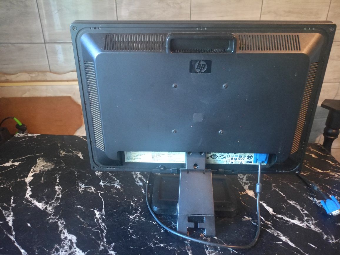 Komputer stacjonarny Dell optiplex 780 plus akcesoria