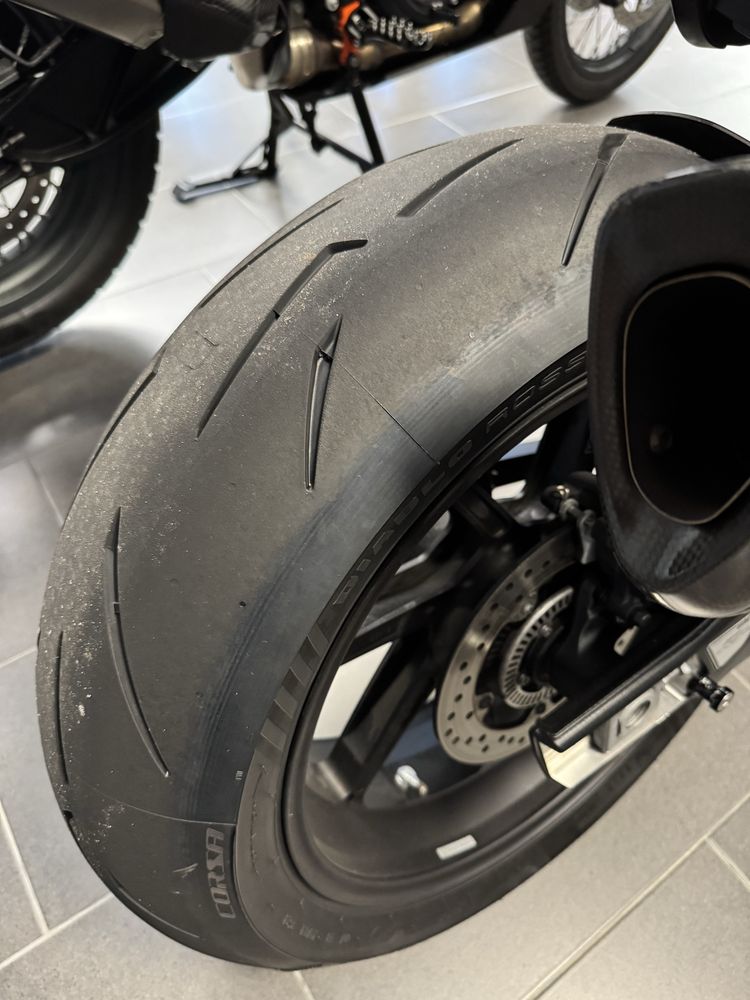Bmw S1000RR akrapovic