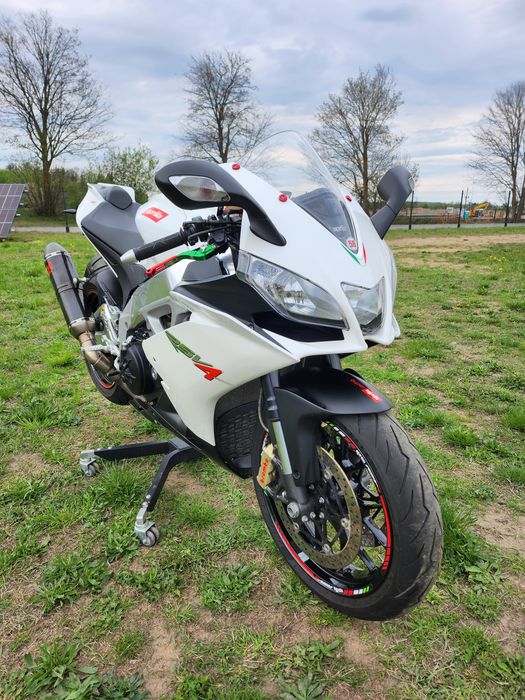 Aprilia rsv4 factory