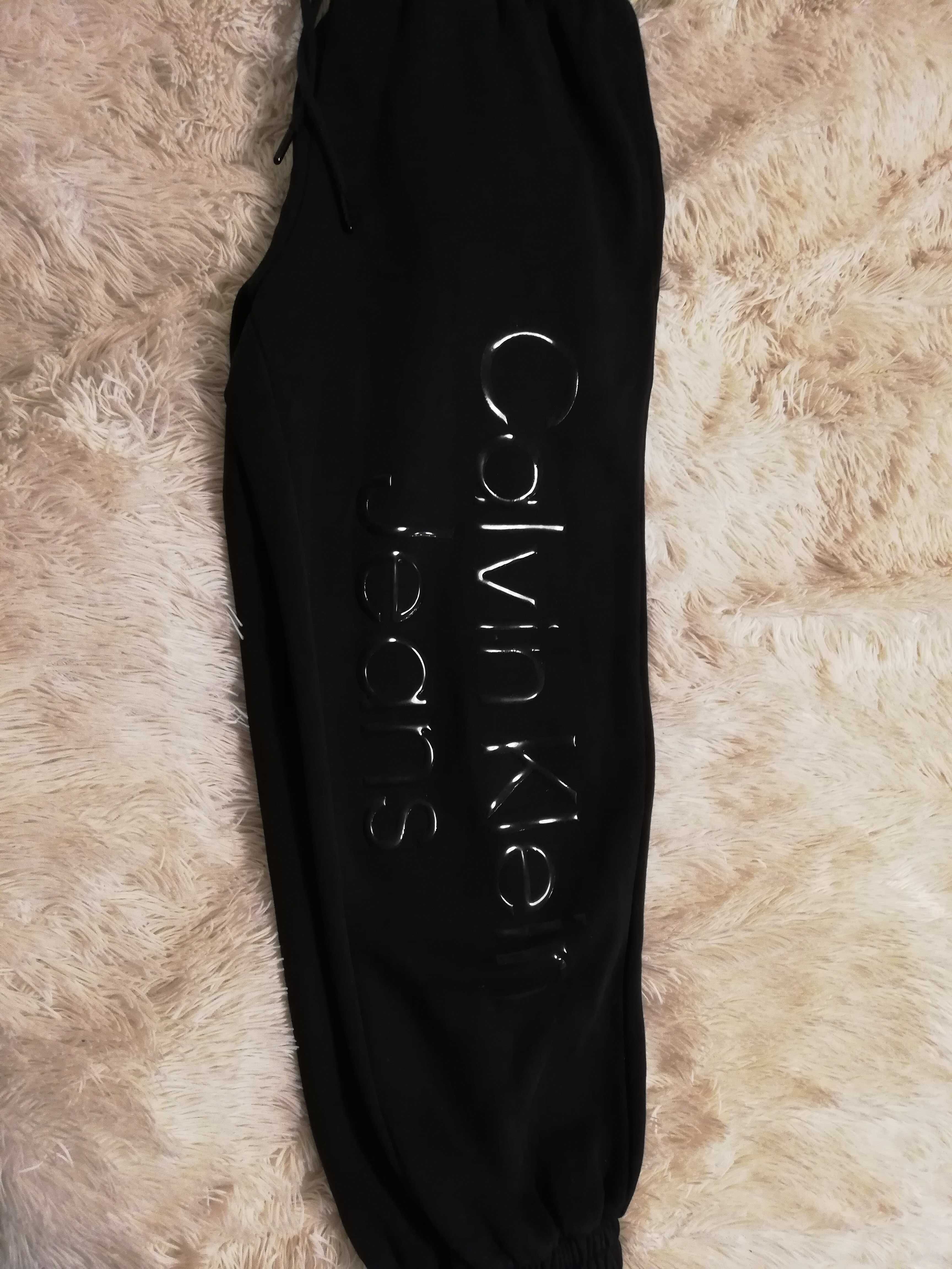 spodnie dresowe Calvin Klein Jeans M 38 czarne jak nowe
