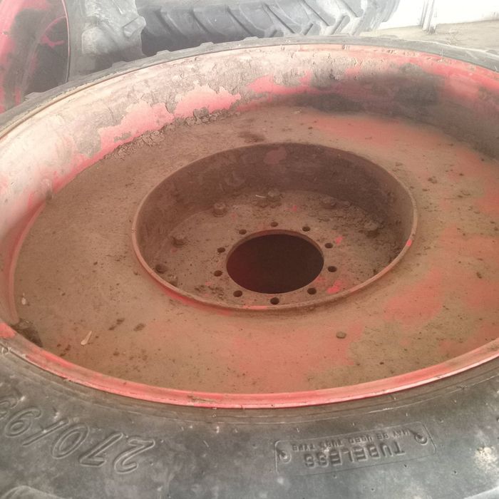 Продам спарку колес на трактор  Claas