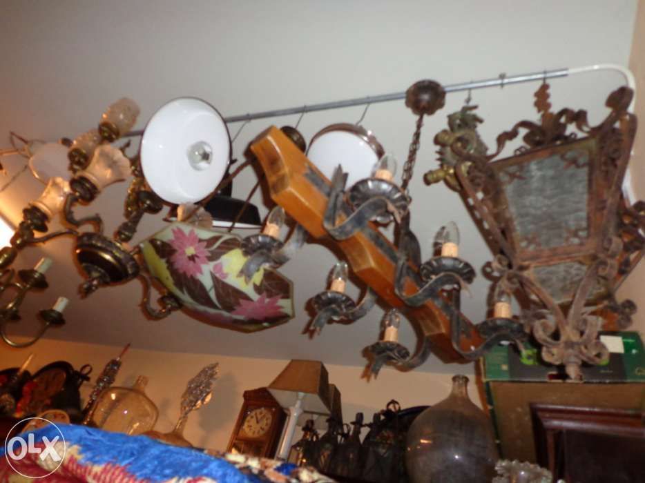 Candeeiro antigo em ferro forjado