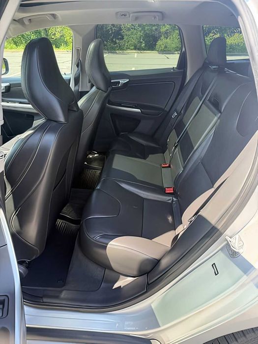 Volvo XC60      2017