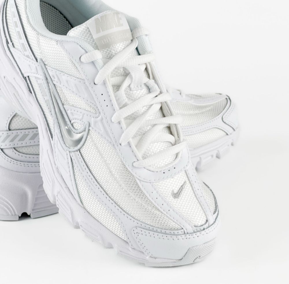 Оригінальні нові кросівки Nike INITIATOR 42 розмір