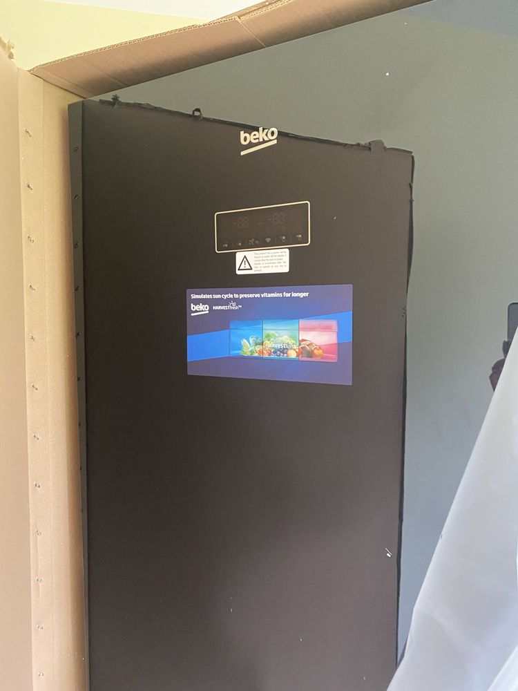 Beko lodówka 70cm czarne szkło