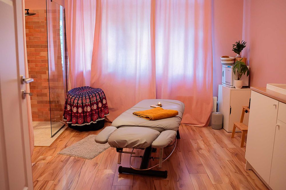 Stół rehabilitacyjny, do masażu, elektryczny - Agila 4