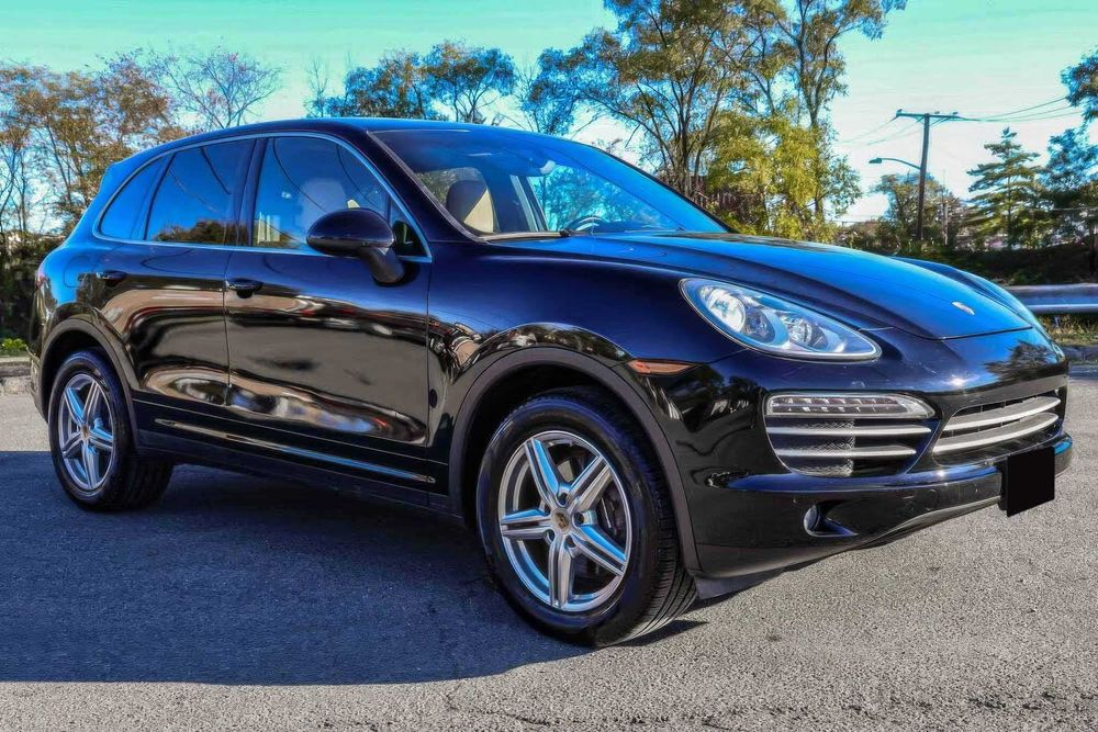 Porsche Cayenne Platinum Edition      2014
