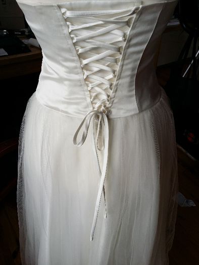 Wyprzedaż Okazja- suknia ślubna wiązana od tyłu -gorset